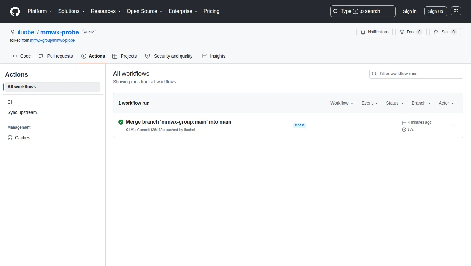 Actions 页面左侧会显示 Sync upstream；运行成功后会出现绿色状态标记。